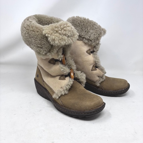 Born Shearling Wedge Boot Size 7.5 Tan Suede Leather Toggle Close Winter - Picture 1 of 14